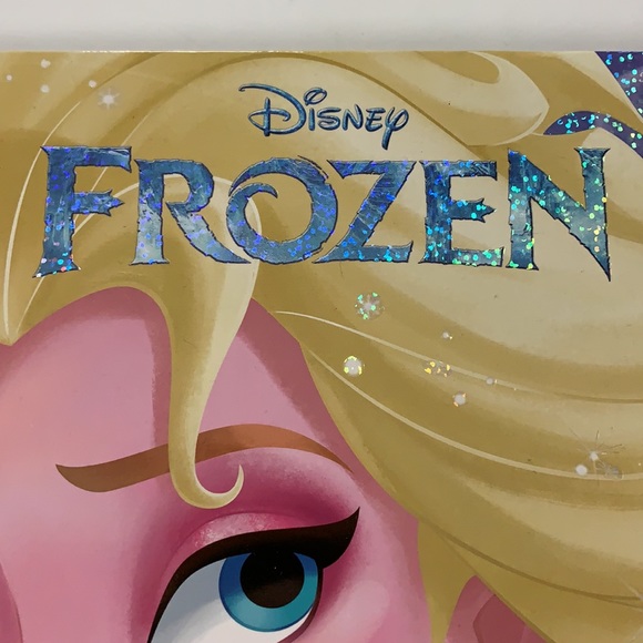 Frozen Book with interactive magic wand - Picture 3 of 5